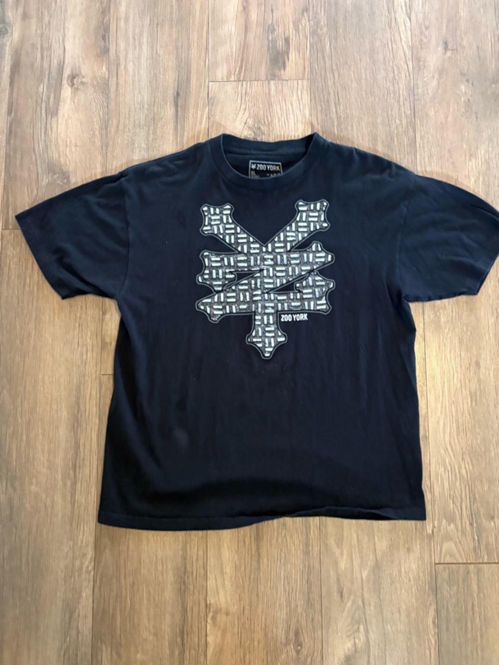 Zoo York Black Short-Sleeve Tee with Gray Graphic XL